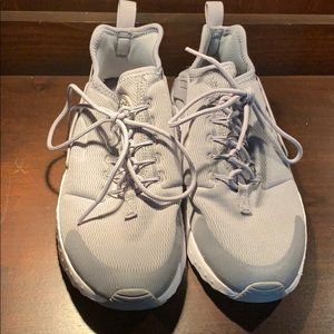 Women’s Grey Huaraches